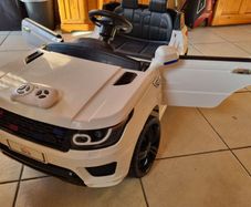Children's Electric Car Land Rover Discovery 12V Remote Control