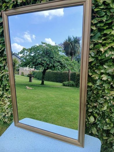 Mirror.