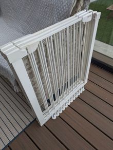Child stair gate