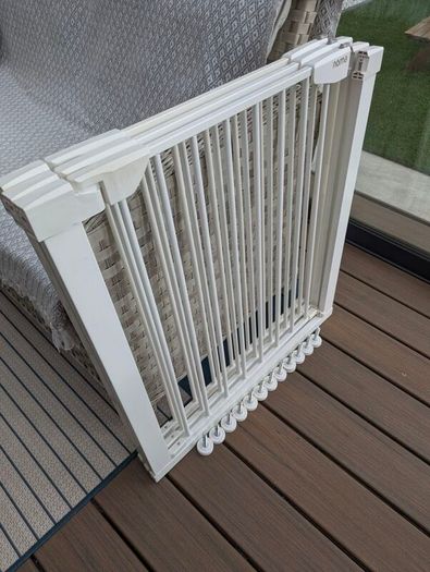 Child stair gate