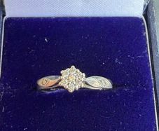 9ct White Gold Cluster Ring (Size N)
