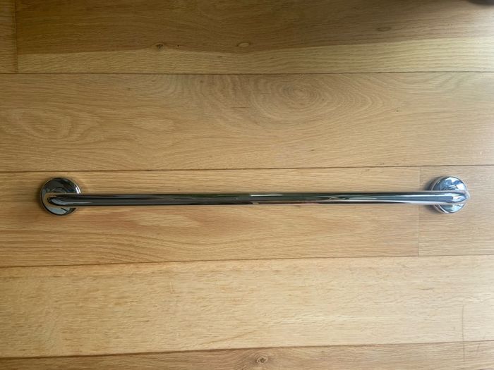 60cm silver towel rail