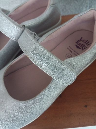 children's shoes