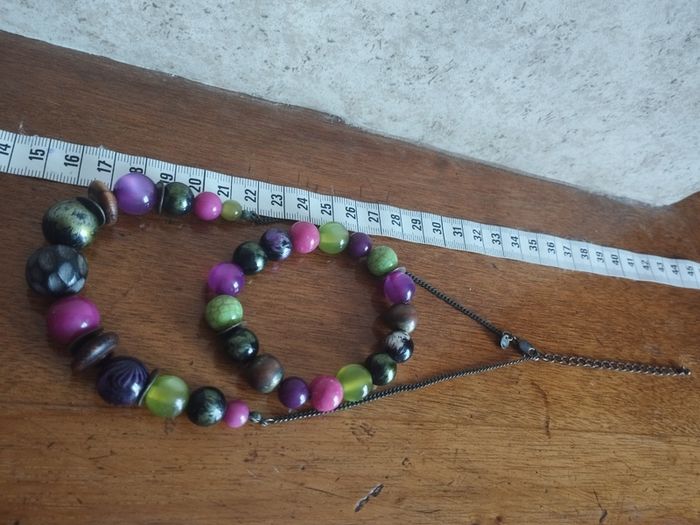 Vintage necklace and bracelet.