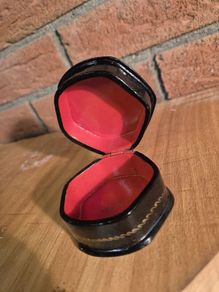russian lacquered boxes