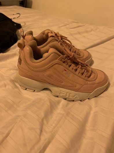 Girls / womens pink filas