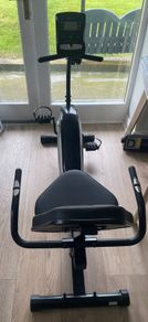 Recumbent exercise bike