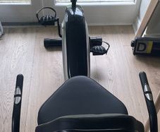 Recumbent exercise bike