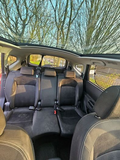 Nissan Qashqai+2 2012