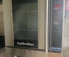 Commercial oven