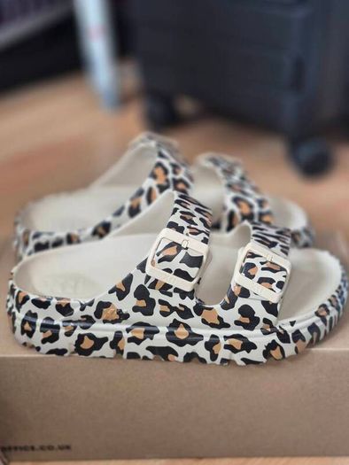 Ladies sandles