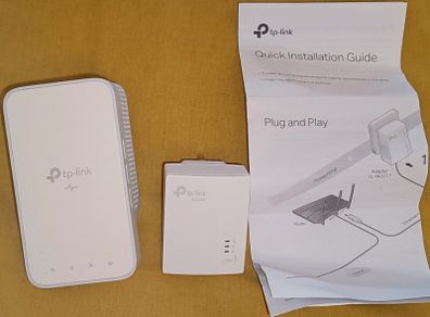TP-Link Powerline Wi-Fi Extender AV1000 AC1200 (TL-WPA7517 KIT)