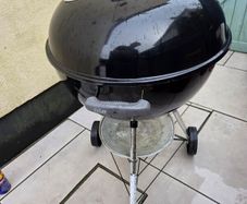 Weber 57cm kettle grill