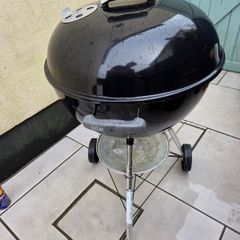 Weber 57cm kettle grill