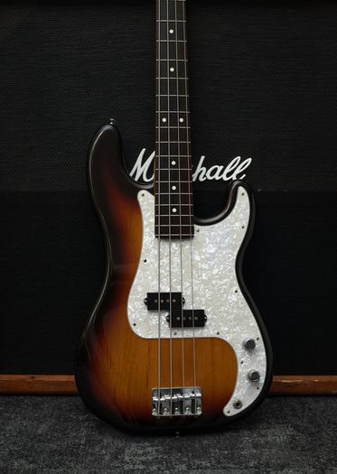 Fender MIJ Hybrid II Precision Bass with Rosewood Fretboard - Metallic 3-Color Sunburst