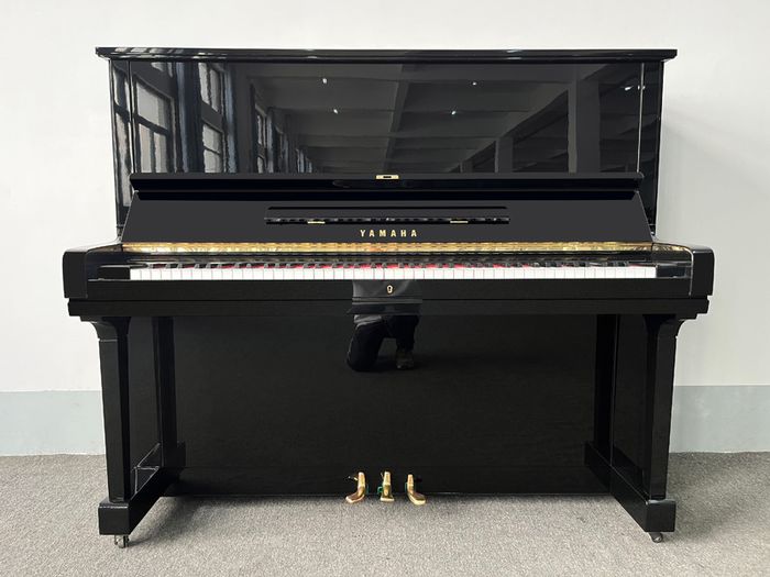 Yamaha U3F Upright Piano, Polished Ebony, Refurbished