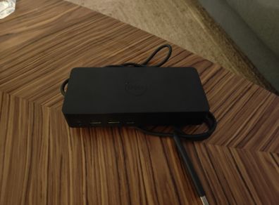 Dell Universal Docking Station and free charger