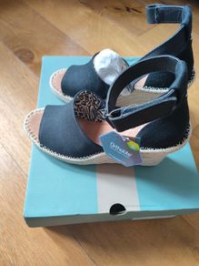 Toms Wedges