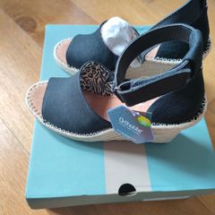 Toms Wedges