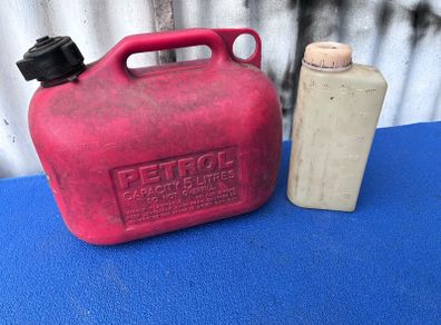 5L petrol can and 600ml mixing bottle