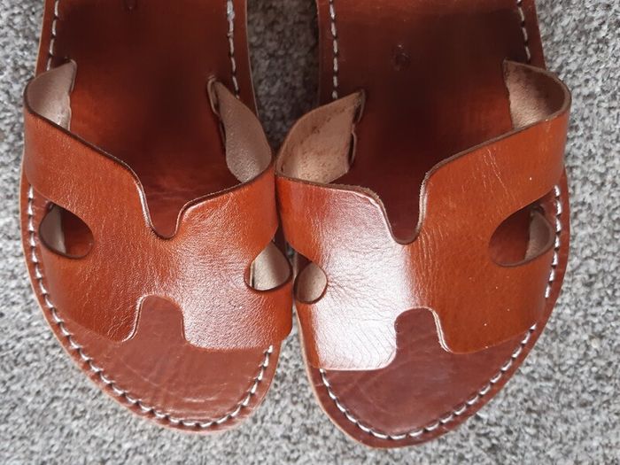 Leather Sliders Size 6