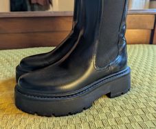 H&M Chelsea Boots, size 6, worn only once, in great condition