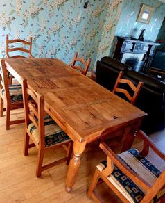 Dining room table wooden & 6 chairs