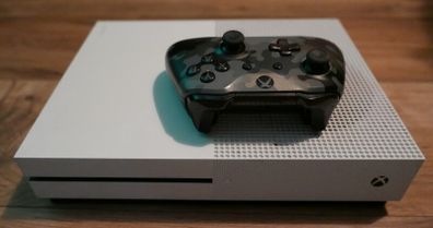 Xbox One S 1TB Console and Controller