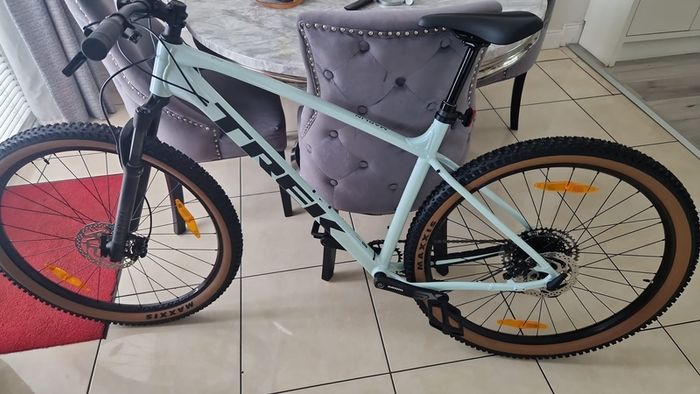 XL Trek Marlin 7 Gen 3