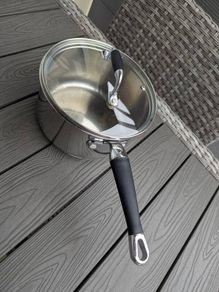Stainless steel pot