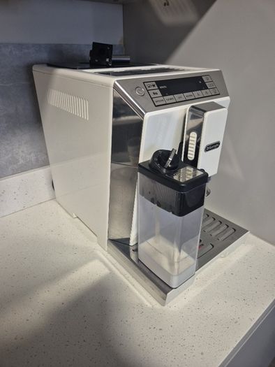 DeLonghi Eletta cappucino coffe machine