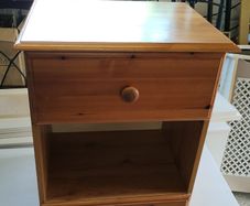 Pine bedside locker (26172)