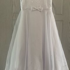 communion dress in perfect condition