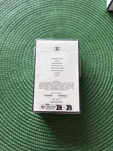 CHANEL No19.  100ml parfum for her
