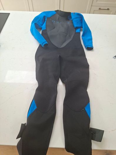 junior O'Neills wetsuit 147-155cm