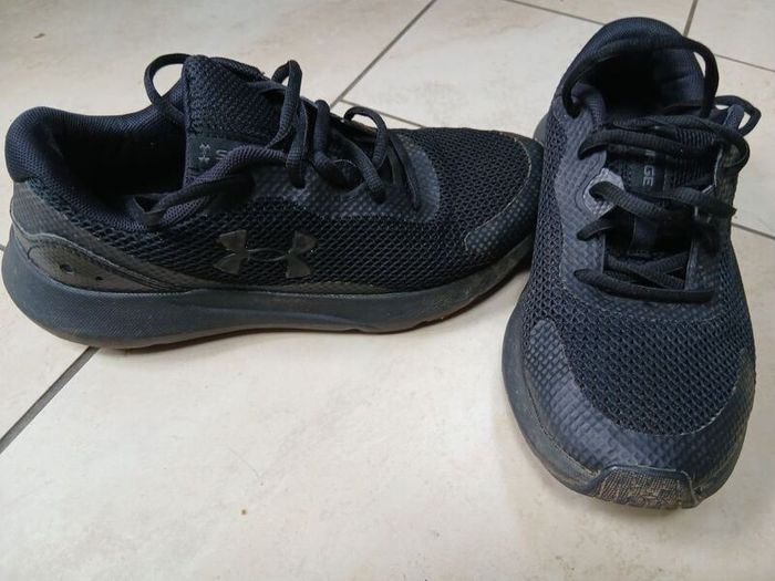 Under Armour school runners black 5 kids
