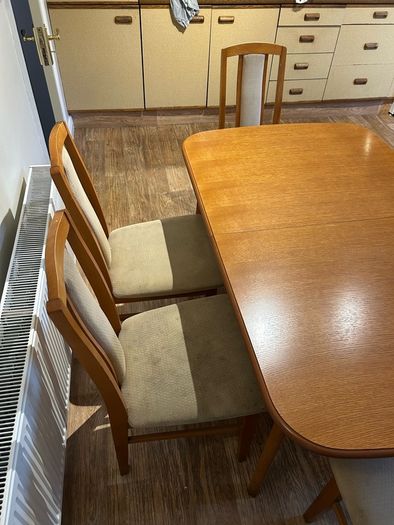 Dining Table + 6 Chairs