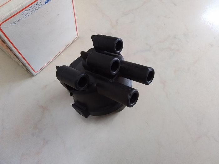 Renault 5 / Fuego Distributor Cap.