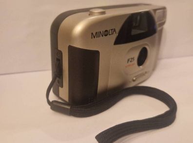 Vintage Minolta F25 Autoflash 35mm Film Camera Tested Working with Case