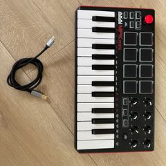 Keyboard Akai mpk mini 3