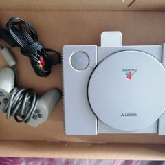 playstation 1 in great condition plus controller and 2 vintage games