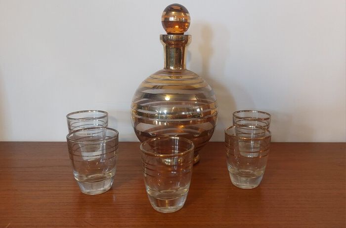 Fabulous Vintage Retro Mid-Century-Modern Small Pale Pink Glass Decanter with Gold and Silver Gilt Banding Plus Five Liqueur Glasses, Irice, Czechoslovakia