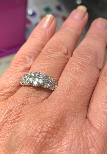 Beautiful 5 stone diamond dress ring in 18ct white gold