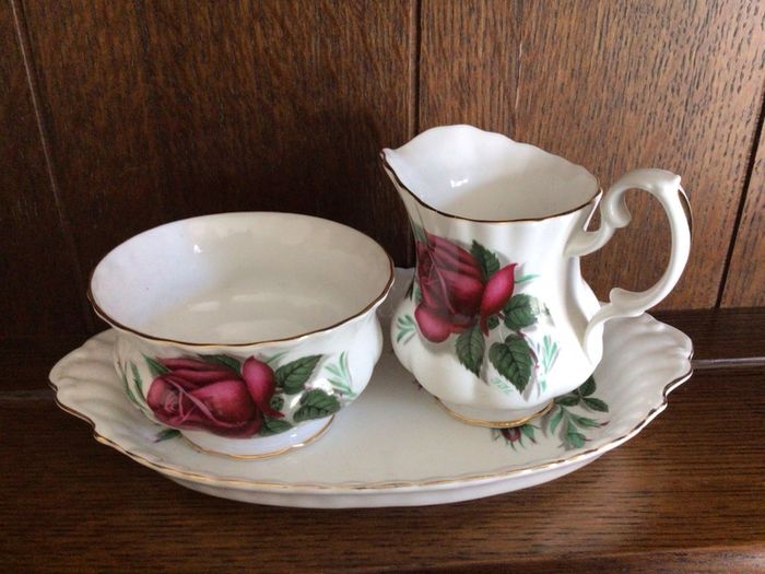 Fine Bone China Milk Jug & Sugar Bowl On China Tray