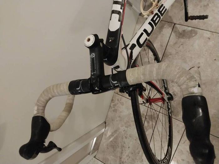 carbon fibre bike