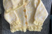 Cardigan and hat 0to 3 mths