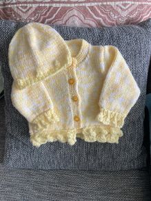 Cardigan and hat 0to 3 mths