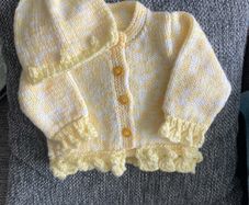 Cardigan and hat 0to 3 mths