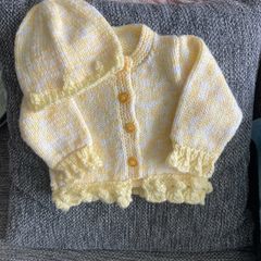 Cardigan and hat 0to 3 mths