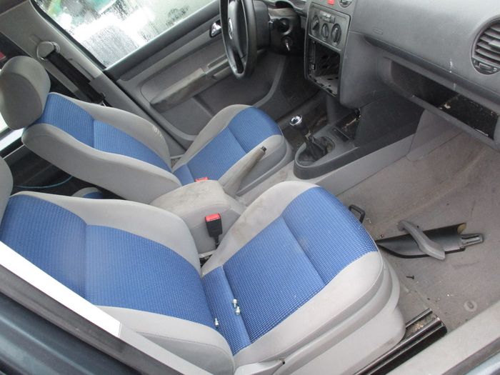 vw caddy 1.4 petrol 7 seater BREAKING